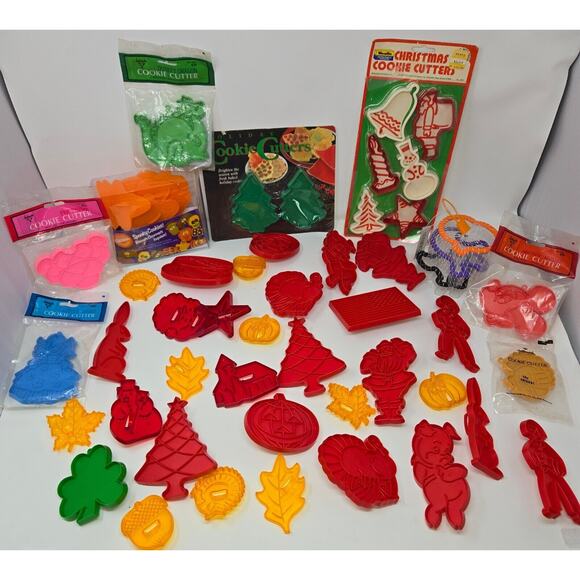 Vintage Cookie Cutter Lot of 57 Holiday Animals Pink Panther Wilton Hallmark - Picture 1 of 16